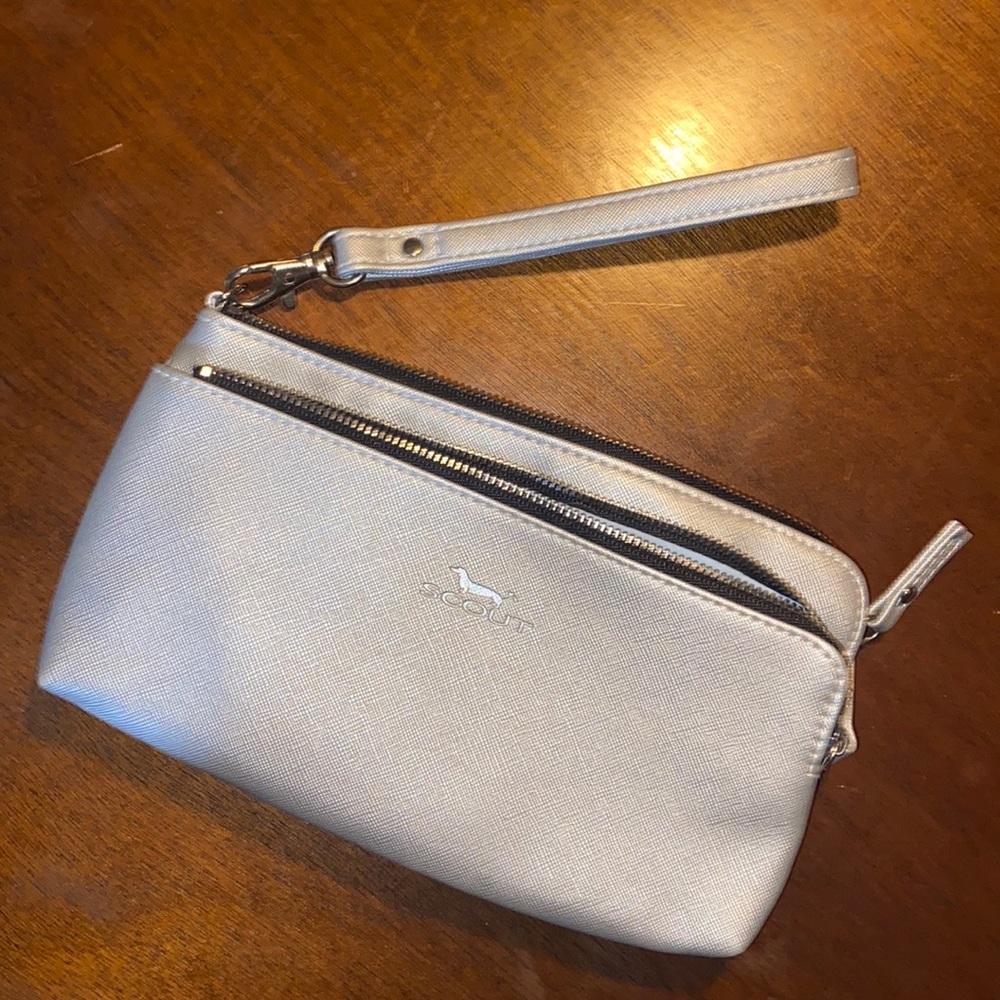 Scout wristlet -silver